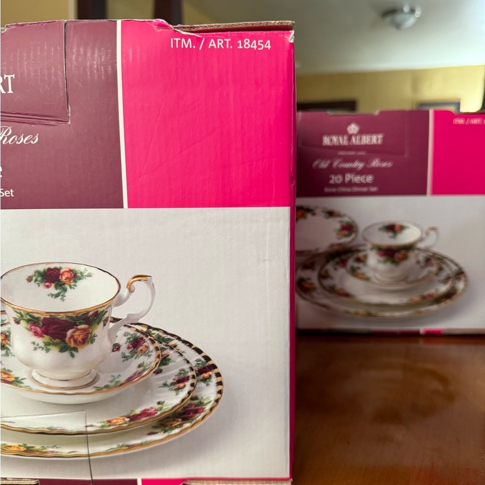 Old Country Roses 20-Piece Dinnerware Set, Service for 4 - Picture 3 of 3